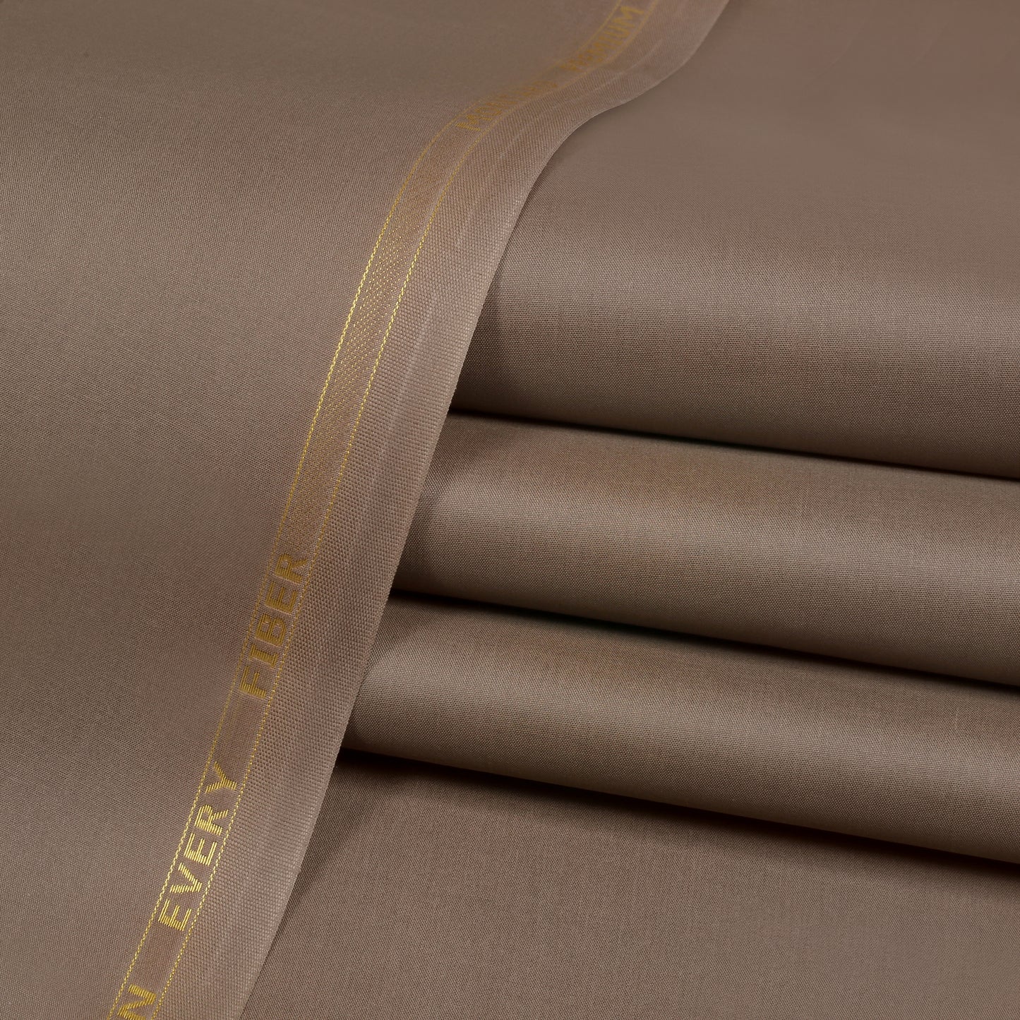 Montaro Premium Cotton - Semi Stiff Finish